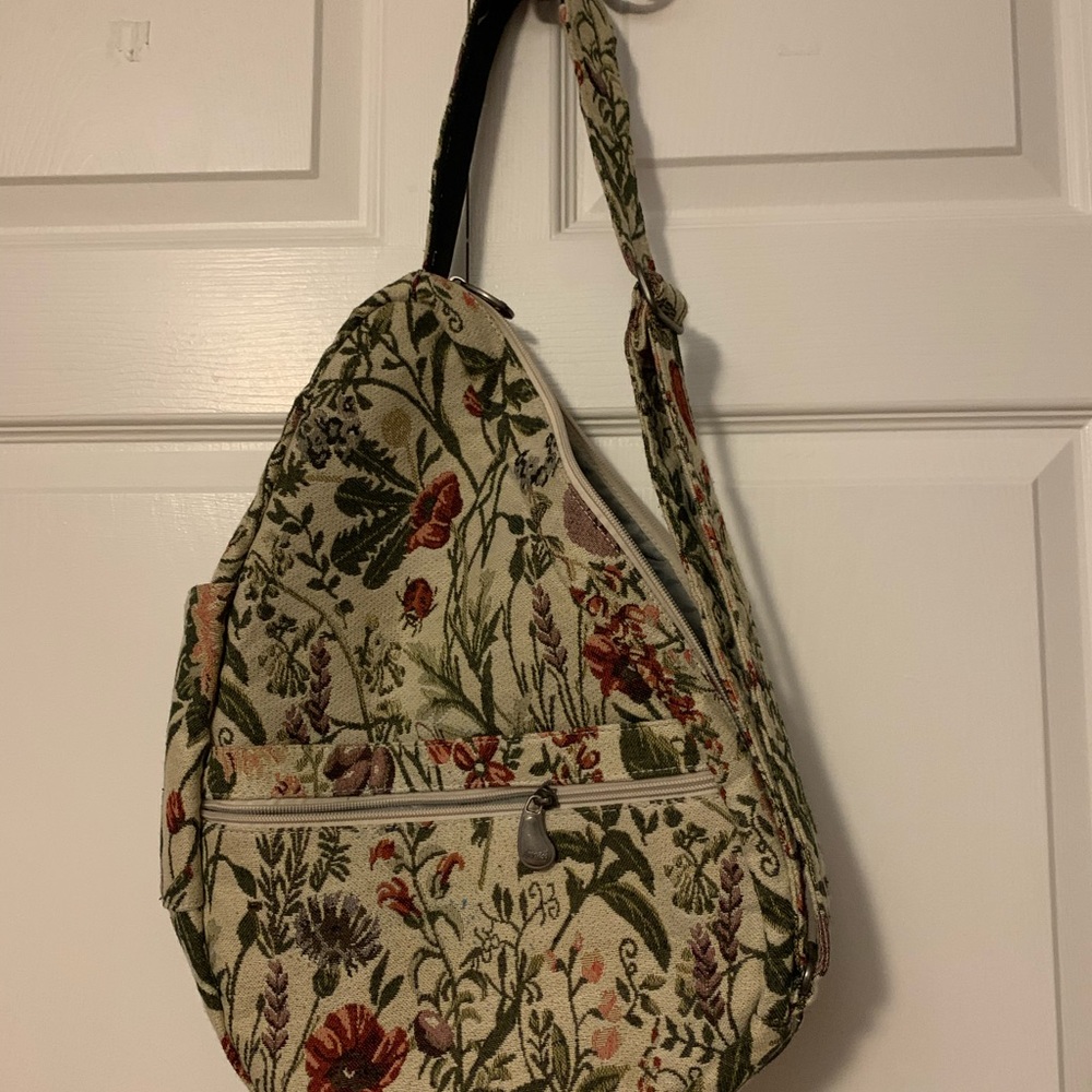 Large Sling Handbag ~ Lots of Pockets